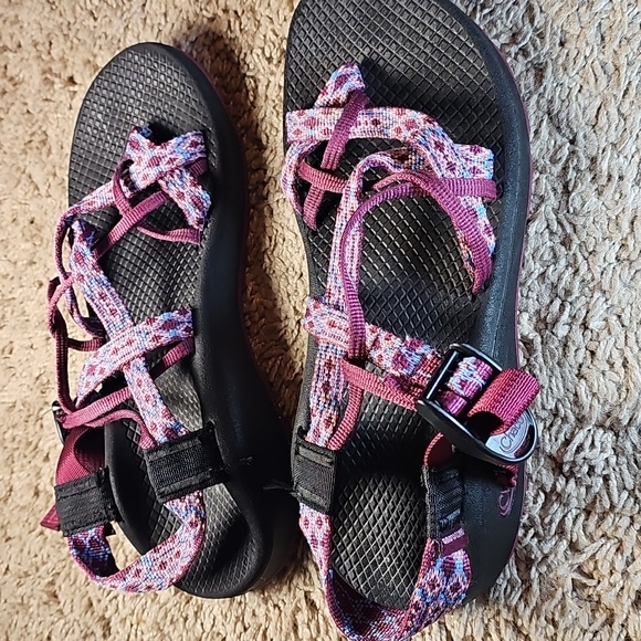 Chaco Women's Sandals in Black and Purple Size 7 Guc E11 - Picture 2 of 7